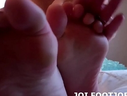 Look at my perfect feet but dont touch