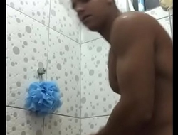 Boy Dotado no Banho